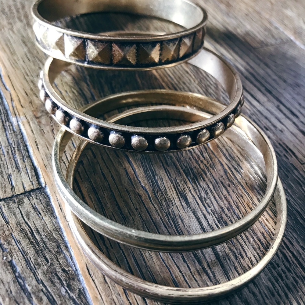 🛍✨5 for $25 - Gold bracelets